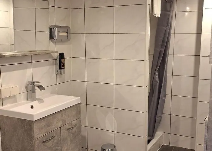 Triple Twenty Hotel 3*